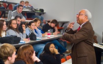 ALfred PRice delivers one of his icon lectures to an undergraduate class.