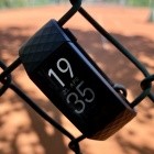 Fitbit Charge 4 im Test: Wohlfühl-Wearable mit GPS-Konditionsschwäche